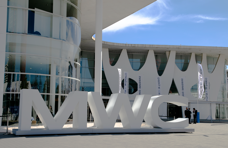 IPLOOK au MWC